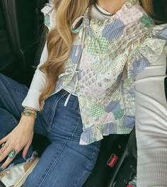 a moment for the vest 🦋🌸✨ Western College Outfit, Vest Western Outfit, Corporate Cowgirl Outfit, Girly Western Outfits, Country Boho Outfit, Preppy Southern Outfits, Vintage Vest Outfit, Classy Western Outfits, Western Church Outfit