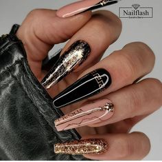 Versace Nails, 2022 Nails, Nail Art Trends, What Is Your Favorite, Hot Nails, Luxury Nails, Fabulous Nails, Art Trends