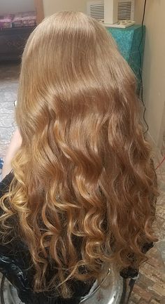 Longhair Hairstyles, Blonde Wavy Hair, Honey Blonde Hair, Strawberry Blonde Hair, Honey Hair, Pretty Hair Color, Hair Inspiration Color, Cut My Hair, Strawberry Blonde