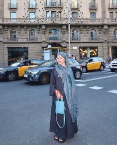 Glaube an deine Fähigkeiten, Schwester, denn du kannst in jedem Bereich erfolgreich sein, den du anstrebst Dubai Abaya Fashion, Abaya Online, Dubai Abaya, Eid Al Fitr, Hijabi Outfits, Abaya Dress, Religious Icons, Abayas Fashion, Abaya Fashion