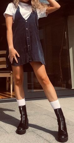 #fashion #simple #inspo #teen #grunge Looks Pinterest, Spring Clothes, 90s Outfit, Trending Fashion Outfits, Outfit Trends, Trending Fashion, Mode Vintage