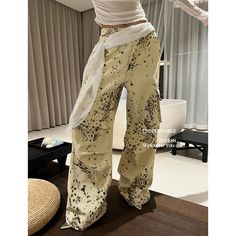 Season : Spring/Summer Age : JUNIOR Pant Style : Wide leg pants Waist Type : low Pattern Type : Tie dye Decoration : Appliques Fabric Type : blended Fit Type : LOOSE Style : High Street Length : full length Material : COTTON Gender : WOMEN Elasticity : Slight Strech Hello! Welcome to our store!Quality is the first with best service. customers all are our friends.Fashion design,100% Brand New, high quality!FUYUYI fans can enjoy more discounts package:Please pay special attention to fill your detailed shipping address, contact information, and ZIP, otherwise the goods may cant successfully delivery.How to query order Logistics：You can track your parcel on the following website using your tracking number: www.17track.net/en (Copied to the browser to open)We left positive feedback for you afte Tie Dye Decorations, Track Pants Outfit, How To Style Cargo Pants Women, How To Style Cargo Pants, Cargo Pants Outfit Women, Cargo Pants Outfits, Loose Wide Leg Pants, Junior Pants, Grunge Baggy