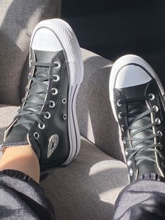 Zapatillas All Star, Converse Platforms, Tenis Converse, Converse Aesthetic, Nike Shoes Women Fashion, Pretty Sneakers, White Nike Shoes