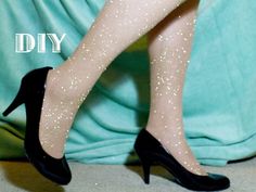 21 Ways to Amp Up Your Tights via Brit + Co. These are AMAZING. I really love the glitter and the tattoo style. Diy Tights, Sparkle Tights, Sparkly Tights, Glitter Tights, Black Plain Dress, Diy Glitter, 15 Diy, Glitter Diy, Cute Costumes