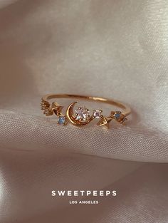 Every Day Rings, Stylish Jewelry Accessories, Cute Promise Rings, Jewlery Rings, Ethereal Jewelry, Crescent Ring, Good American Jeans, Pretty Jewelry Necklaces, Cute Engagement Rings