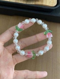 Cute Beads Accessories, Bracelet Patterns Glass Beads, Simple Beads Bracelet, Macrame Beaded Bracelet, Bracelet Inspo Beads, Glass Bead Bracelet Ideas, Flowers Bracelets, Flower Bead Bracelet, Simple Beaded Bracelets