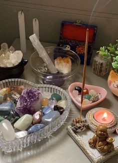 Types Of Rocks, Crystal Room, Crystal Vibes, Inspiration Tattoos, Crystal Aesthetic, Spiritual Crystals, Dreamy Room, Lake Superior, Room Inspiration Bedroom