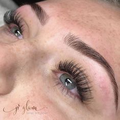 Glam Eyelash Extensions, Lashes Ideas, Classic Eyelash Extensions, Beauty Hacks Eyelashes