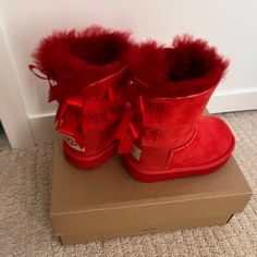 Toddler Size 6 Red Ugg Boot With Bow Detail Gently Used Uggs With Bows At The Back, Uggs With A Bow, Ribbon Red Ugg, Red Ugg Boots, Red Uggs, Pink Uggs With Bows, Bow Uggs, Pink Ugg Boots With Bows, Ugg Boots With Bows