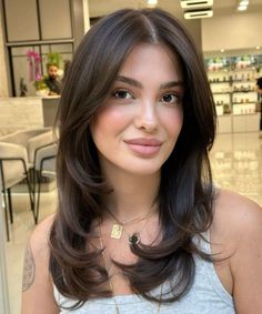 Mid Long Layered Haircuts, Brown Highlights Mid Length, Mid Length Hair Inspo Haircut, Mid Layer Haircut, Long Layered Hair Mid Length, Below Collarbone Haircut, Butterfly Cut Mid Length, Mid Length Hair Butterfly Haircut, Hair Mid Length Wavy