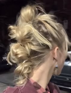 Fun Funky Hairstyles, Weird Curly Hairstyles, Spiky Updo Hairstyles, Cool Hairstyles For Medium Length Hair, Unconventional Hairstyles, Funky Updos, Cool Updos, Blonde Hair Updo, Server Hairstyles