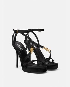 Medusa Heels Versace, Black Luxury Heels, Talon Versace, Versace Bags Women, Versace Medusa Heels, Versace High Heels, Heels Versace, Versace Clothes, Versace Shoes Heels