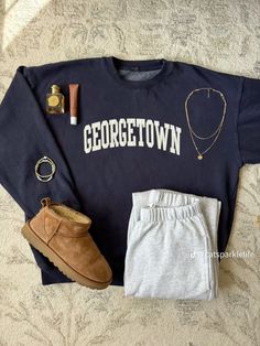 Found on tktk.     Sweatpants, brandy melville, basic, outfit ideas, uggs, cozy, winter, fall outfit Sweatpants And Uggs Outfit, Outfit Ideas Uggs, Sweatpants Brandy Melville, Basic Outfit Ideas, Brandy Melville Outfits, Uggs Outfit, Outfit Inspo Casual, Minimalist Wardrobe, Basic Outfits