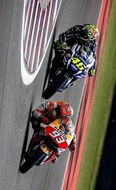 Marc Márquez y Valentino Rossi - Motogp Moto Gp Aesthetic, Moto Wallpaper, Racing Cyclist