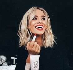 jesuisromyx Longbob Hair, Long Bobs, Alat Makeup, Short Ombre Hair, Cool Short Hairstyles, Long Bob Hairstyles, Penteado Cabelo Curto, Short Haircut, Short Blonde