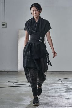 Experimental made to order garments with technical solutions, based in Berlin. // #womensfashion #technicalclothing #womentechwear Mode Harajuku, Retro Mode, Futuristic Fashion, Mode Vintage, Mode Inspiration