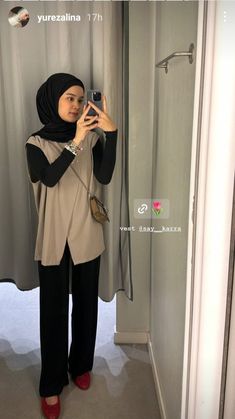 Kemeja Jeans, Outfit Muslim, Street Hijab, Fashion Identity, Hijab Designs, Street Hijab Fashion, Zara Skirt, Ootd Inspo