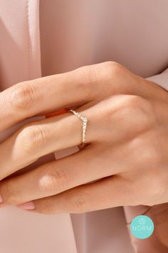 If you are planning to make your special moments more meaningful than ever, you should consider the Curve Ring. The Ring