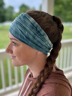 Our extra wide jersey knit tube headbands are soft, single layer headbands that will allow you to "scrunch" away. Our stretchy handmade tube headbands measure approximately 12 inches (forehead to top of head) by 9 inches (ear to ear). Note:  Since jersey knit does not fray, our tube headbands have a raw edge for a more visually appealing look when scrunched.  Care instructions: Machine wash cold with like colors; do not bleach; tumble dry low  Check out our other tube headbands! https://etsy.me/ Jersey Knit Headband, Headband Workout, Sleek Bun, Dye Fabric, Hair Accessories Collection, Workout Headband, Yoga Headband, Chic Pattern, Boho Headband