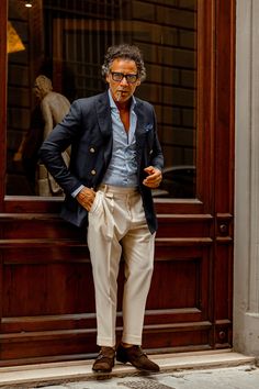 Pitti Uomo Street Style, Italian Mens Fashion, Mens Business Casual Outfits, Dressing Ideas, Mens Blazer, Italian Suit, Mens Casual Outfits Summer, Fashion Suits For Men