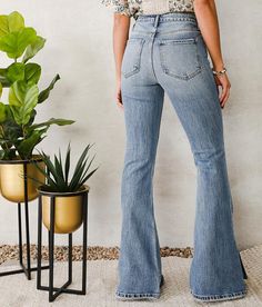 Willow & Root The Flared Out Jean - Blue 22/34, Women's Ponga Ultra high rise Stretch fabric Slightly eased through the hip and thigh 22 flared bottom opening Destruction details Shoe sku 963721 Model Info: Height: 5'6 | Bust: 33 | Waist: 26 | Hip: 38 1/2 | Wearing Size: 25x34. This quality denim is hand-finished for a unique look. It will wear like your favorite jeans, with each hole and tear continuing to destruct over time. You will love the comfort of this denim that has the look and feel of Ankle Jeans, Vintage Jeans, Favorite Jeans, Come Back, Stretch Fabric, Women's Jeans, High Rise, Women Jeans, Buckle