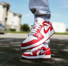 Air Jordan 1 Gym Red,Air Jordan 1 Sport Red,Sport Red Jordan 1,Gym Red Jordan 1,Air Jordan 1 Outfit Women Jordan Shoes For Men, Womens Red Shoes, Urban Shoes, Sneakers Street Style, Shoes Sneakers Jordans