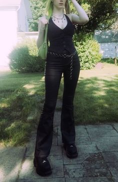 Emo Flare Jeans Outfit, Goth Flare Pants Outfit, Alt Outfits With Pants, Goth Outfits Jeans, Goth Pants Outfit, Goth Outfits Pants, Cute Alt Outfits, Black Flared Jeans Outfit, Emo Y2k Outfits