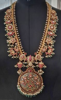 Indian Bridal Aesthetic, Bridal Aesthetic, Antique Jewelry Indian, Latest Jewellery, Jewelry Indian, Classic Jewelry, Indian Bridal, Stone Jewelry, Indian Jewelry