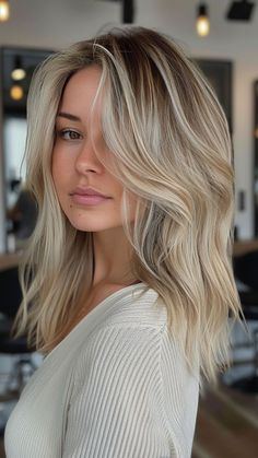 25 Platinum Blonde Hair Color Ideas for the Fashion-Forward Blonde Balayage Hair Medium Length, Blonde Balayage Hair Color Ideas, Blonde Root Balayage, Blonde Hair Color Ideas Root Smudge, Fall Blonde Straight Hair, Blond Hair Root Shadow, Short And Blonde Hair, Collarbone Length Hair Blonde Balayage, Dark Root Blend To Blonde