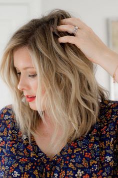 Beauty, Fashion, Lifestyle Closure Bob Wig, Beach Waves For Short Hair, Closure Bob, The Small Things Blog, Small Things Blog, Wavy Hairstyles Tutorial, Side Parting, Hair Curling Tutorial, Beach Wave Hair