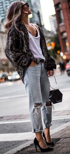 Women Techwear, How To Wear Cardigan, Comfy Jeans Outfit, Best Jeans For Women, Jeans Street Style, Jeans With Heels, Moda Chic, Outfit Jeans