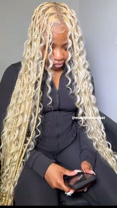 Blonde Braids With Blonde Roots, Large Blonde Knotless Braids, White Braids Black Women, Platinum Braids, Ash Blonde Faux Locs, Blonde Ombré Boho Braids, Blonde Passion Twist, Blonde Boho Locs