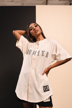 Oversized Jersey Outfit Women, Styling Jerseys, Virgo Rising, Oversized Jersey, Super Fly, Fearless Women, Women Streetwear, Jersey Outfit, Business Wear