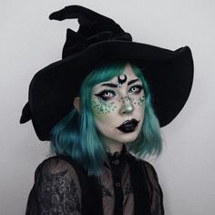 Strega Halloween, Velvet Witch Hat, Witch Oc, Halloween Glam, Glam Halloween, Holloween Makeup, Spooky Things