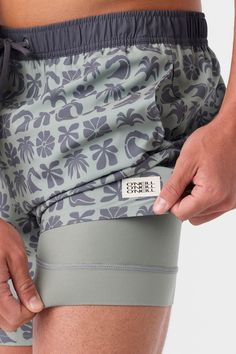 Ready for sunshine and long days at the beach or by the pool. Our trunks feature an elastic waist that's fully adjustable so you can get the perfect fit every time. Side pockets offer extra storage while the shorter outseam creates a vintage-inspired look. The boxer brief liner adds extra comfort. O'Neill Men's swim trunk 17" Outseam- well above the knee fit Hyperfreak stretch O'Neill Hyperdry Elastic waist with tunnel drawcord Hand pockets, back pocket Boxer brief liner Anti-rash hyperthread 53 Beachwear Bottoms With Pockets For Surfing, Casual Relaxed Fit Swimwear For Surfing, Tropical Surfing Bottoms For Beach Season, Beachwear Bottoms With Pockets For Warm Weather, Functional Beach Bottoms For Summer, Casual Surfing Bottoms For Warm Weather, Casual Stretch Bottoms With Upf 50+, Functional Swim Bottoms For Summer, Functional Beach Bottoms With Pockets