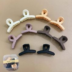 Describe: Product name: small grip clip side Color as shown in the picture Material: plastic Size: 1.8 cm / 0.7 inches, 2.5 cm / 0.98 inches, 3 cm / 1.18 inches Random colors, you can always change the color to match. These small grab clips are small in design, suitable for holding bangs, broken hair and side, do not take up too much space, cute and practical. Not only are they practical little clips, they are also some decorations that can to embellish hair braids and hair. Forehead bangs: Clip Forehead Bangs, Cute Korean Fashion, Korean Fashion Cute, Braid Clips, Small Braids, Hair Claws, Strong Hair, Hair Claws & Clips, Claw Clip