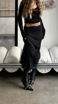 Looks Black, Foto Ideas Instagram, Fashion Fits, Fall Fashion Outfits, Mode Inspiration, Fashion Killa, Look Cool, Skirt Outfits, Look Fashion