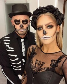 top 7 non-standard hairstyles for Halloween 2023 Makijaż Sugar Skull, Halloween Skeleton Makeup, Strašidelný Halloween, Halloween Makeup Sugar Skull, Halloweenský Makeup, Skeleton Halloween Costume, Creepy Halloween Makeup, Cute Halloween Makeup, Halloween Makeup Diy