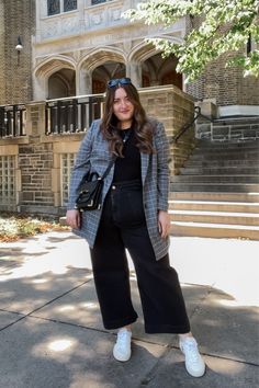 Diana Dares, Casual Plus Size Outfits, Outfits Gorditas, Fashion Outfits Plus Size, Wide Leg Jeans Outfit, Plus Size Winter Outfits, Black Jeans Outfit