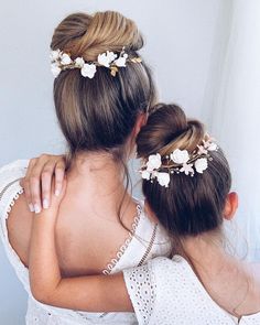 Hairstyles High Bun, Flower Girl Hairstyles Updo, Flower Girl Updo, Flower Girl Wedding Hair, Hairstyles High, Girls Updo, Communion Hairstyles, Chignon Hair, High Bun