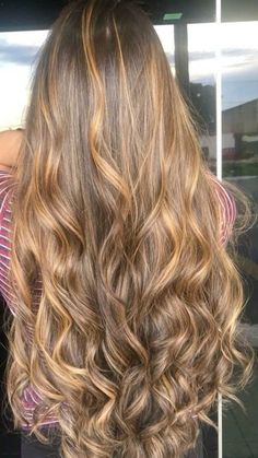 Light Brown Hair With Highlights Caramel, Blonde Hair Goals, Honey Blonde Hair, Brown Hair Balayage, Blonde Hair Inspiration, Hair Stylies