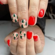 Christmas Tree Nails, Tree Nails, Cute Christmas Nails, Her Nails, Seasonal Nails, Get Nails, Dipped Nails