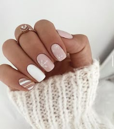 Winter Proposal Nails, Short White Winter Nails, Crismas Nails, Winter Sweater Nails, Sparkly Christmas Nails, Xmas Nail Designs, Winter Nails Acrylic