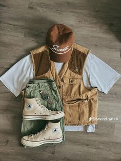 Thrift Guy Outfits, Granola Guy Aesthetic Outfits, Mens Spring Outfits, Daily Outfit Inspiration, Street Fashion Men Streetwear