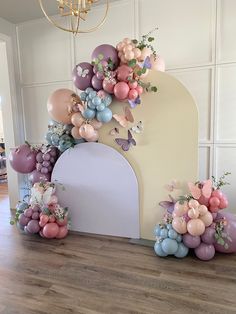 Floral balloon garland butterflies butterfly first birthday 260 Balloons, Bloom Party, Birthday Balloon Garland, Arch Backdrops, Air Company, Diy Balloon, Butterfly Theme, Butterfly Birthday, Balloon Garland