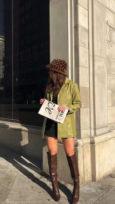 Outfit Ideas Green, City Girl Aesthetic, Boots Colorful, Brown Boots Outfit, Fuzzy Hat, Green Leather Jacket, Jordan Outfit, Try On Haul, Fall Fits