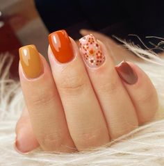 Short Fall Nail Designs, Short Fall Nail, Marilyn Nails, Fall Toe Nails, Short Nail Designs, Fall Nail Colors, Beautiful Nail Designs