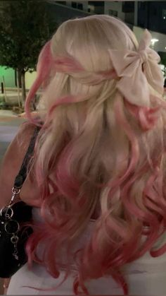 Coquette Hair Color Ideas, Pink And Blonde Hair Aesthetic, Pink Hair For Blondes, Blond Hair Pink Tips, Pink Blonde Aesthetic, Aesthetic Colored Hair, Hair Dye Ideas With Blonde, Hair Dye With Blonde, White Hair With Pink Tips