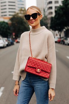 so cute Red Chanel Bag Outfit, Red Chanel Bag, Slingback Chanel, Fall Fashion Staples, Fall Travel Outfit, Tokyo Street Fashion, Comfy Casual Outfits, Red Chanel, Blogger Street Style