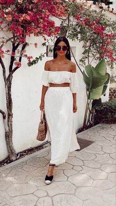 Meditteranean Outfits, Dubai Street Style Summer, Eurotrip Outfits, Italian High Fashion, Beach Party Outfits, Hawaii Outfits, Honeymoon Style, Linen Fashion, Event Outfit